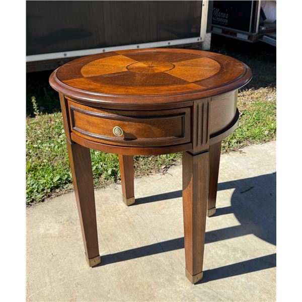 ASHLEY FURNITURE GLEN EAGLE COLLECTION ROUND END TABLE