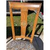 Image 5 : ANTIQUE ROCKER, MEDALLION BACK CHAIR, VINTAGE SINGER SEWING MACHINE
