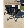 Image 11 : HIGH-BACK SWIVEL OFFICE CHAIR