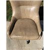 Image 2 : HIGH-BACK SWIVEL OFFICE CHAIR