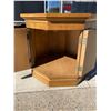 Image 5 : VINTAGE OCTAGONAL WOOD STORAGE END TABLE