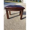 Image 13 : INDUSTRIAL-STYLE BAR OR COUNTER STOOL AND LEATHER-TOPPED FOOTSTOOL