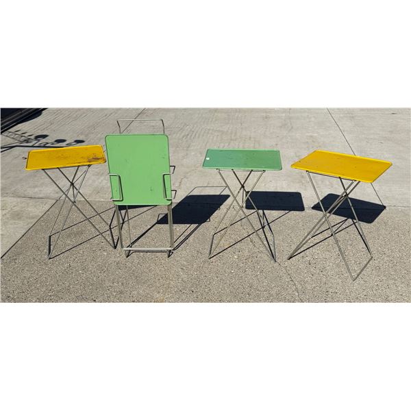 VINTAGE SET OF FOUR DURHAM HANDI-TABLES METAL FOLDING TV TRAY TABLES