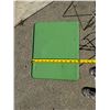 Image 6 : VINTAGE SET OF FOUR DURHAM HANDI-TABLES METAL FOLDING TV TRAY TABLES