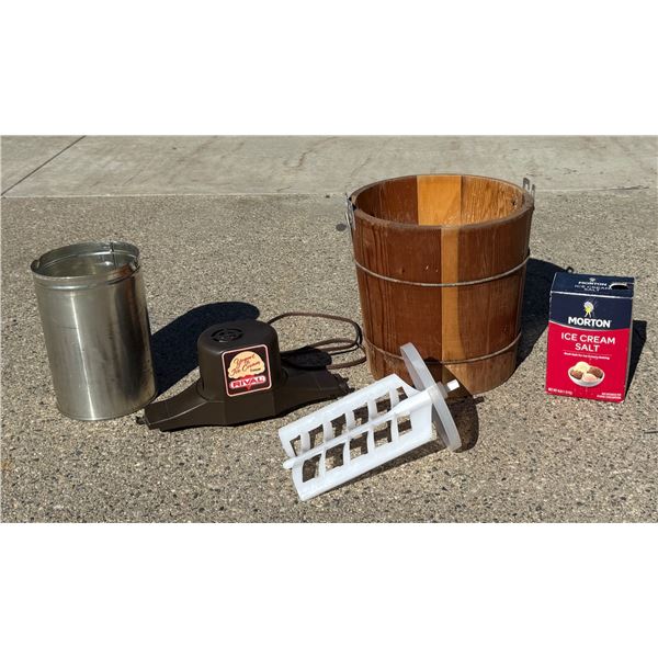 VINTAGE RIVAL ELECTRIC ICE CREAM MAKER SET