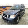 Image 3 : PARKSVILLE - 2010 NISSAN PATHFINDER BLUE 232474 KMS - 612101-3