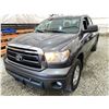 Image 3 : PARKSVILLE - 2013 TOYOTA TUNDRA GREY 284821 KMS - 042634-3