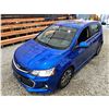 Image 4 : PARKSVILLE - 2017 CHEVROLET SONIC BLUE 100696 KMS - 159511-3