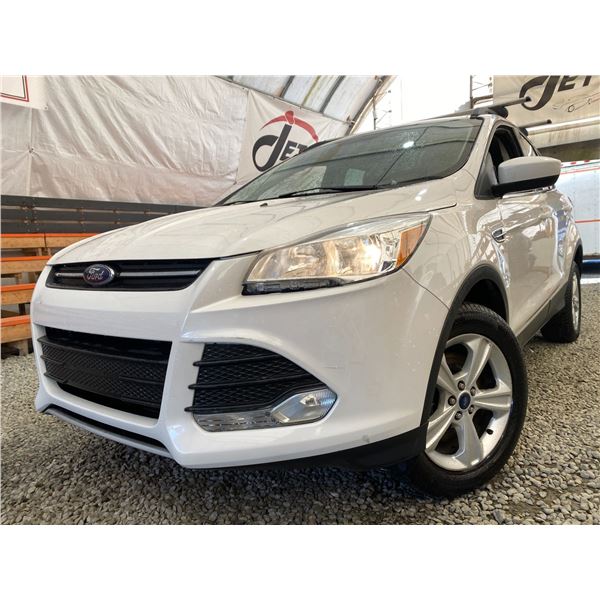 PARKSVILLE - 2016 FORD ESCAPE WHITE  KMS - C46858-2