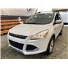Image 3 : PARKSVILLE - 2016 FORD ESCAPE WHITE  KMS - C46858-2