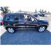 Image 7 : PARKSVILLE - 2010 VOLKSWAGEN TIGUAN BLACK 229826 KMS - 511852-3