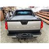 Image 8 : PARKSVILLE - 2004 CHEVROLET AVALANCHE GREY 219212 KMS - 311975-3
