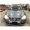Image 6 : PARKSVILLE - 2006 VOLKSWAGEN JETTA GREY 261081 KMS - 617867-4