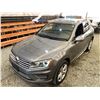 Image 4 : PARKSVILLE - 2016 VOLKSWAGEN TOUAREG GREY 228153 KMS - 011304-3