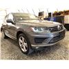 Image 8 : PARKSVILLE - 2016 VOLKSWAGEN TOUAREG GREY 228153 KMS - 011304-3