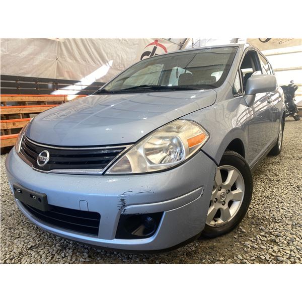 PARKSVILLE - 2011 NISSAN VERSA BLUE 174360 KMS - 450947-2