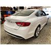 Image 15 : PARKSVILLE - 2016 CHRYSLER 200 WHITE 195143 KMS - 158669-1
