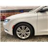 Image 31 : PARKSVILLE - 2016 CHRYSLER 200 WHITE 195143 KMS - 158669-1