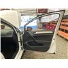 Image 37 : PARKSVILLE - 2017 VOLKSWAGEN GOLF SPORTWAGEN WHITE 164752 KMS - 523165-3