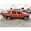 Image 12 : PARKSVILLE - 2007 CHEVROLET AVALANCHE ORANGE  204674 KMS - 305809-4