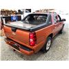 Image 16 : PARKSVILLE - 2007 CHEVROLET AVALANCHE ORANGE  204674 KMS - 305809-4