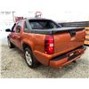 Image 21 : PARKSVILLE - 2007 CHEVROLET AVALANCHE ORANGE  204674 KMS - 305809-4