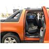 Image 40 : PARKSVILLE - 2007 CHEVROLET AVALANCHE ORANGE  204674 KMS - 305809-4