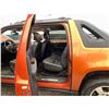 Image 44 : PARKSVILLE - 2007 CHEVROLET AVALANCHE ORANGE  204674 KMS - 305809-4
