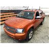 Image 4 : PARKSVILLE - 2007 CHEVROLET AVALANCHE ORANGE  204674 KMS - 305809-4