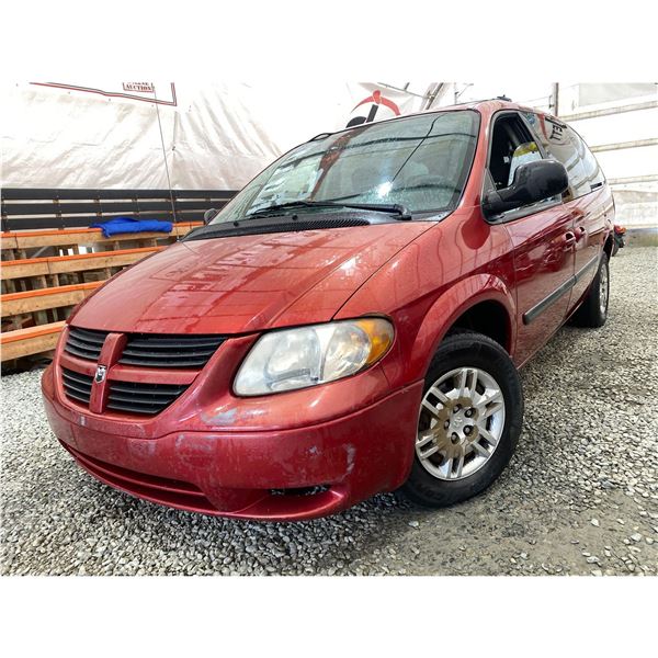PARKSVILLE - 2005 DODGE CARAVAN/GRAND CARAVAN RED 207625 KMS - 258910-4