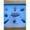 Image 3 : (8) Native American or Indian BIRD POINTS and Small ARROWHEADS in a Glass Display