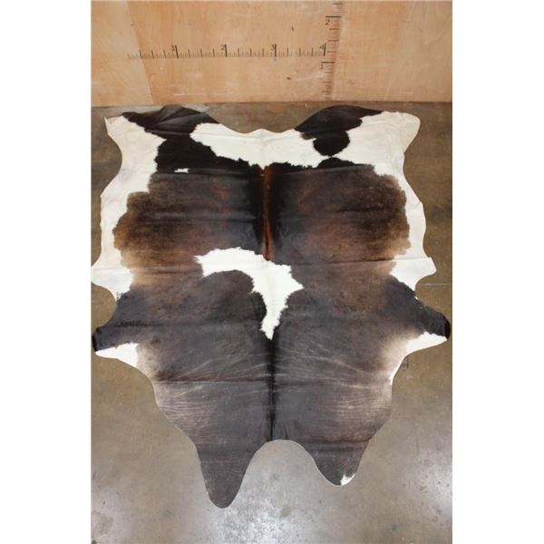 *Brand New* XL Tri-color COWHIDE or COWHIDE Rug