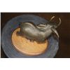 Image 5 : "Alarmed by the Wind" Bronze Sculpture Signed by Tom Tischler #12/25 on a Rotating Wood Base