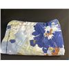 Image 10 : Columbia Kids Winter Coat Size 3T, 2 Pairs Kids Shoes, Pillow Case and Duvet Cover