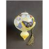 Image 3 : Ne'Qwa Art Butterflies Glass Ornament with Box
