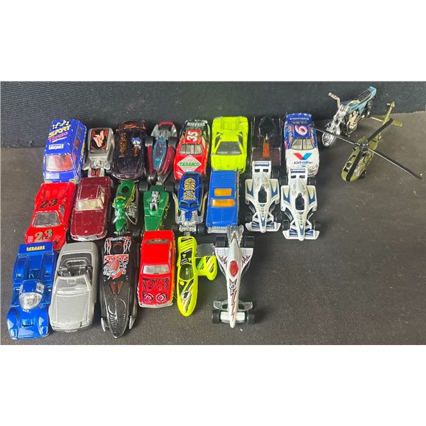 18 Diecast Toy Cars and 2 Helicopters, Assorted Styles