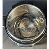 Image 12 : Kitchen Appliances: Instant Pot Duo Plus, Cuisinart Waffle Maker, Salton Rice Cooker