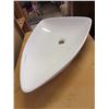 Image 5 : Pearl Kasu-DQ (GBC287) White Ceramic Vessel Sink, Triangular Shape