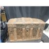 Image 4 : 19th Century Steamer Trunk with Interior Tray and Decorative Lithograph