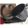Image 7 : Kitchen Lot With KitchenAid Mixer, Le Creuset, Lodge, Appliances, Assorted Items