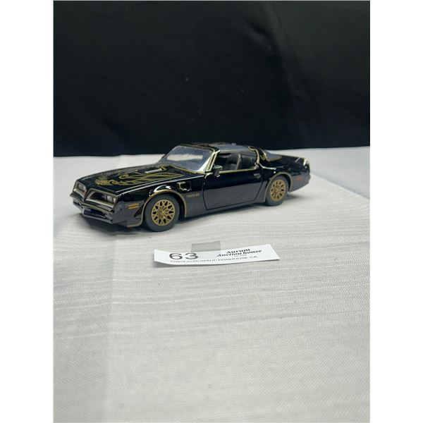 1?24 Scale 1977 Pontiac Firebird Diecast Car