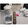 Image 5 : Vintage Décor Lot Lidded Jar Rams Head Etc