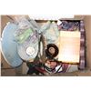 Image 1 : ESTATE COLLECTION OF VARIOUS DECOR ITEMS