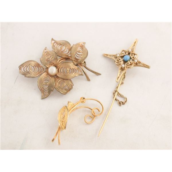 VINTAGE FILIGREE HAT PIN + BROOCHES