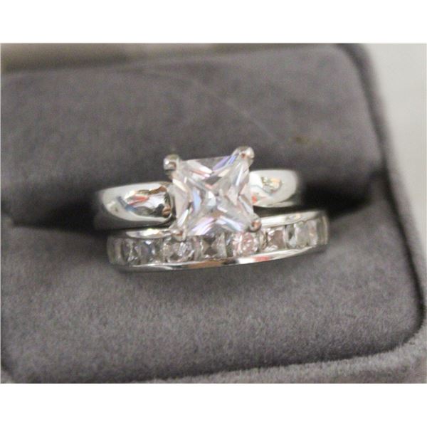 ESTATE RING SET IN BOX