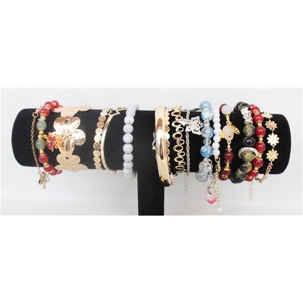 NEW JEWELRY ORGANIZER WITH 16 BRACELETS
