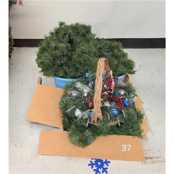 Christmas Garlands, Light-Up Christmas Basket, etc.
