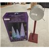 Image 1 : LED Holiday Tree Set and Mailbox Décor