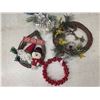 Image 3 : Christmas Wreaths & Pillows