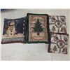 Image 6 : Christmas Wreaths & Pillows